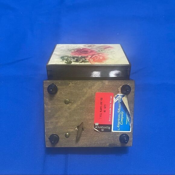 Vintage Jewelry musical box - Picture 5 of 6